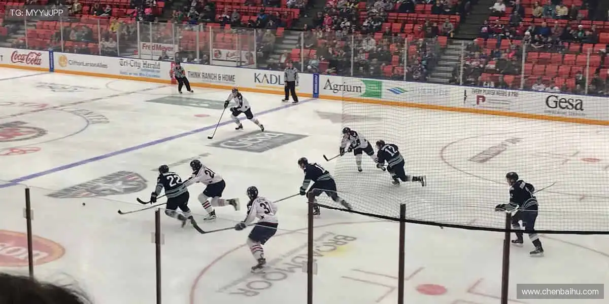 热血赛事,激情一触即发!🔥 每一次挥汗,都是对胜利的渴望!